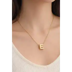 Altın Renk E Harf Çelik Kolye