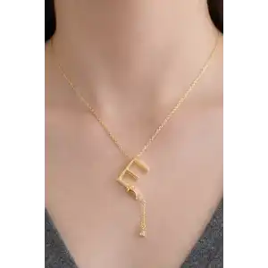 Altın Renk E Harfli Taş Detaylı Çelik Kolye