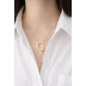 Altın Renk G Harfli Taş Detaylı Çelik Kolye