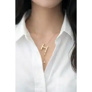 Altın Renk H Harfli Taş Detaylı Çelik Kolye