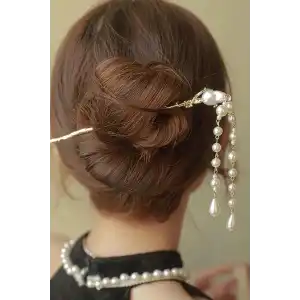 Altın Renk İnci Detaylı Sallantılı Topuz Toka