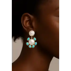 Altın Renk İnci Detaylı Tasarım Küpe (Çift)