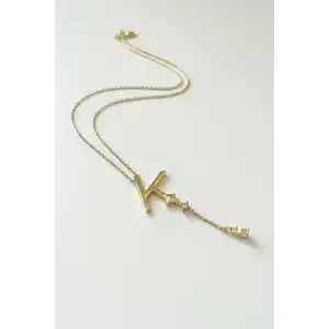 Altın Renk K Harfli Taş Detaylı Çelik Kolye