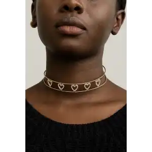 Altın Renk Kalp Figürlü Taş Detaylı Choker Kolye