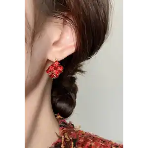 Altın Renk Kırmızı Taş Detaylı Küpe (Çift)