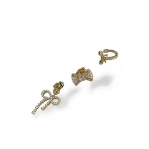 Altın Renk Kurdele Figürlü Taş Detaylı VİP 3lü YSX Küpe Set