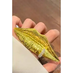 Altın Renk Taş Detaylı Çoklu Dudak Figürlü Tasarım Yüzük