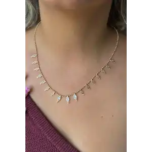 Altın Renk Taş Detaylı Kolye