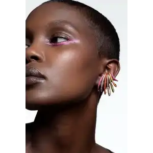 Altın Renk Taş Detaylı Kulak Aksesuarı