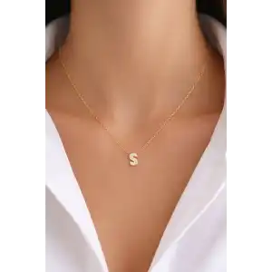 Altın Renk Taş Detaylı S Harfli Mini Çelik Kolye