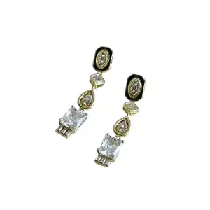 Altın Renk Taş Detaylı Tasarım Küpe (Çift)