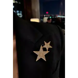 Altın Renk Yıldız Figürlü Taşlı Broş