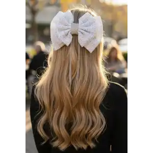 Beyaz Ve Mavi Renk Kurdele Figürlü Taş Detaylı  Otomat Toka