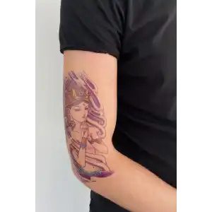 Geçici Kadın Modelli Dövme Tattoo