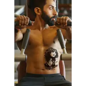 Geçici Kadın Modelli ve Yazılı Dövme Tattoo