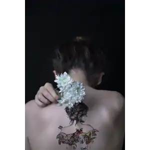 Geçici Kadın ve Kelebek Modelli Dövme Tattoo