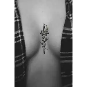 Geçici Kılıç Figürlü Dövme Tatto