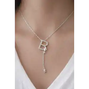 Gümüş Renk B Harfli Taş Detaylı Çelik Kolye