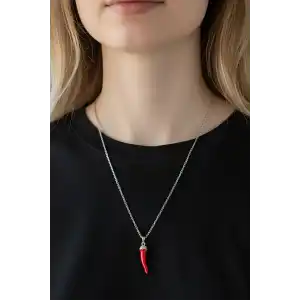 Gümüş Renk Biber Figürlü Çelik Şans Kolyesi