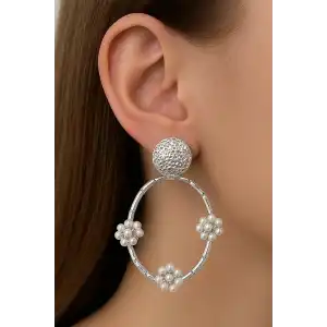 Gümüş Renk Çiçek Figürlü Küpe (Çift)