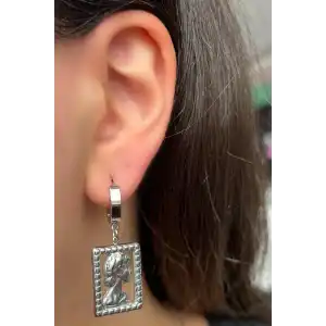 Gümüş Renk Kadın Figürlü Çelik Küpe (Çift)