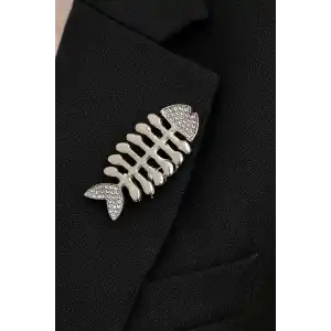Gümüş Renk Kılçık Figürlü Broş