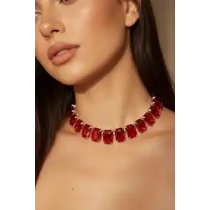 Gümüş Renk Kırmızı Taş Detaylı Tasarım Abiye Kolye