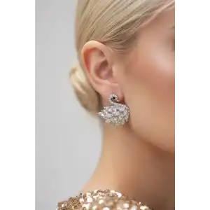 Gümüş Renk Kuğu Figürlü 14K Altın Kaplama Taş Detaylı Küpe (Çift)