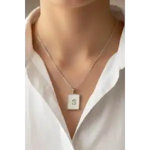 Gümüş Renk S Harf Çelik Kolye