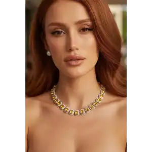 Gümüş Renk Sarı Taş Detaylı Tasarım Abiye Kolye