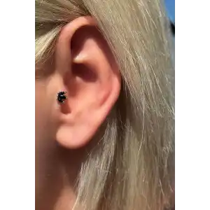 Gümüş Renk Taş Detaylı Çelik Tragus/Kıkırdak Küpe/Piercing (Tek)