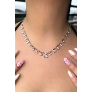 Gümüş Renk Taş Detaylı Kolye