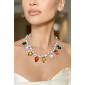 Gümüş Renk Taş Detaylı Tasarım Abiye Kolye