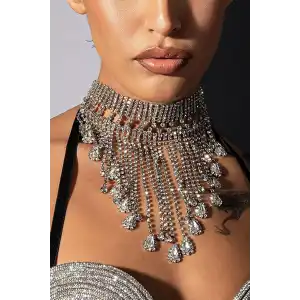 Gümüş Renk Taş Detaylı Tasarım Abiye Kolye