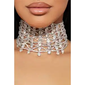 Gümüş Renk Taş Detaylı Tasarım Abiye Kolye