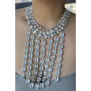 Gümüş Renk Taş Detaylı Tasarım Kolye