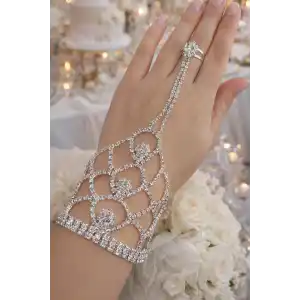 Gümüş Renk Taş Detaylı Tasarım Şahmeran