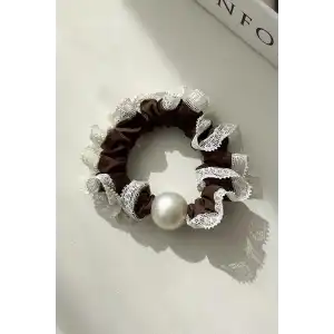 Kahverengi İnci Detaylı Lastik Toka