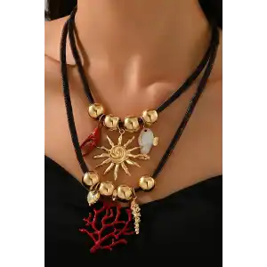 Karışık Renk Charmlı Tasarım Kolye