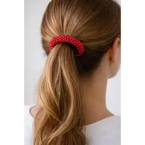 Kırmızı Renk Boncuk Detaylı Lastik Toka