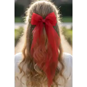 Kırmızı Renk Kurdele Detaylı Pens Toka