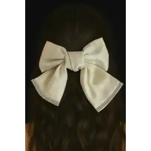 Krem Renk Kurdele Figürlü Taş Detaylı Otomat Toka