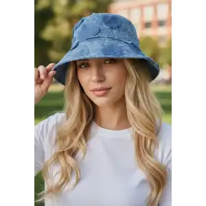 Mavi Renk Kalp Figürlü Tasarım Şapka