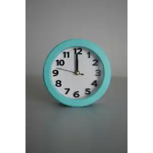 Mavi Renk Mini Dekoratif Alarmlı Yuvarlak Masa Saati