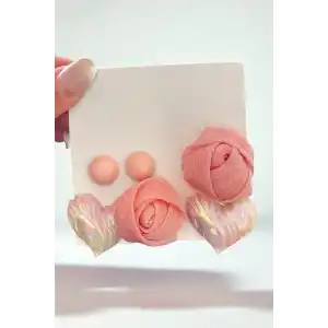 Pembe Renk Çiçek Figürlü Kalp Detaylı 6lı Küpe Set