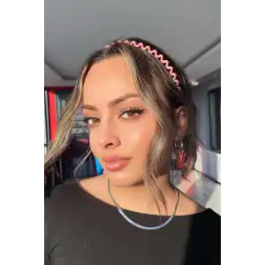 Pembe Renk Kıvrımlı Taç