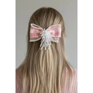 Pembe Renk Kurdele Figürlü İnci Detaylı Pens Toka