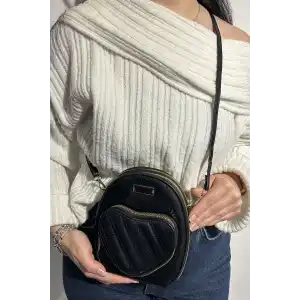 Siyah Renk Kalp Detaylı Deri Kadın Çanta