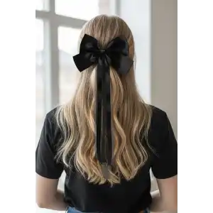 Siyah Renk Kurdele Detaylı Pens Toka