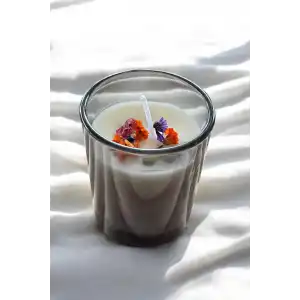 Siyah Renk Kuru Çiçek Detaylı Mum